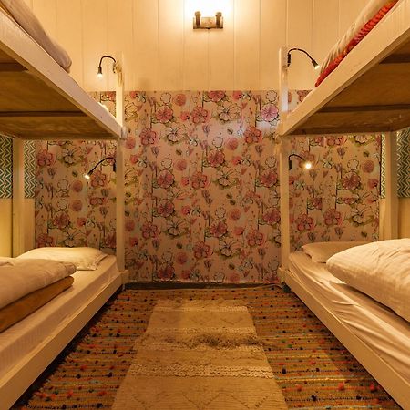 Firgun Chapter Shoja Hostel ภายนอก รูปภาพ