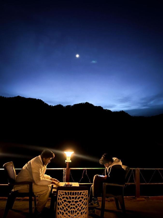 Firgun Chapter Shoja Hostel ภายนอก รูปภาพ