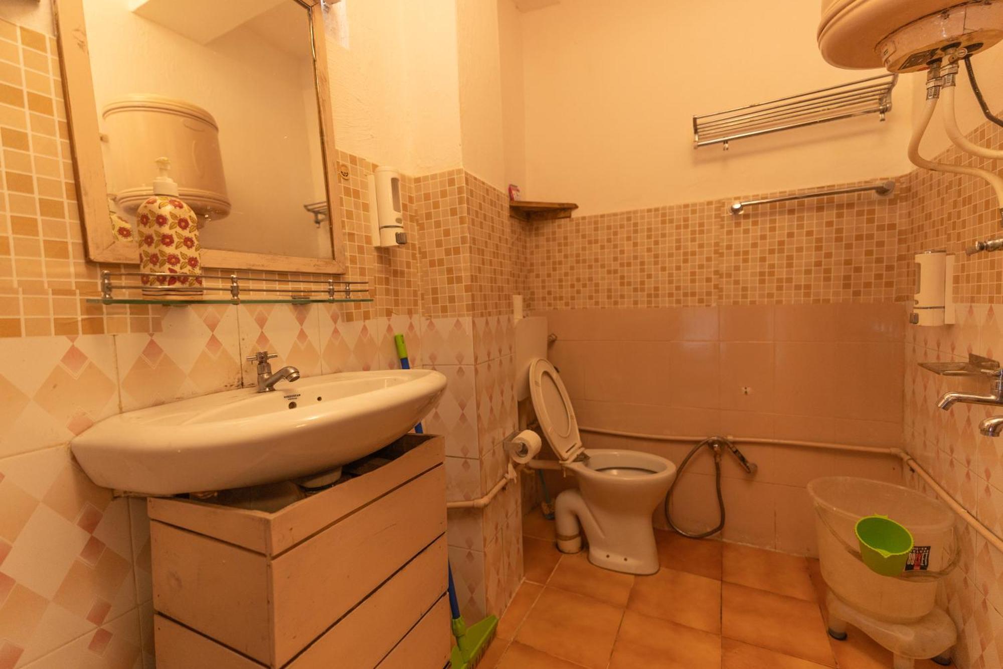 Firgun Chapter Shoja Hostel ภายนอก รูปภาพ