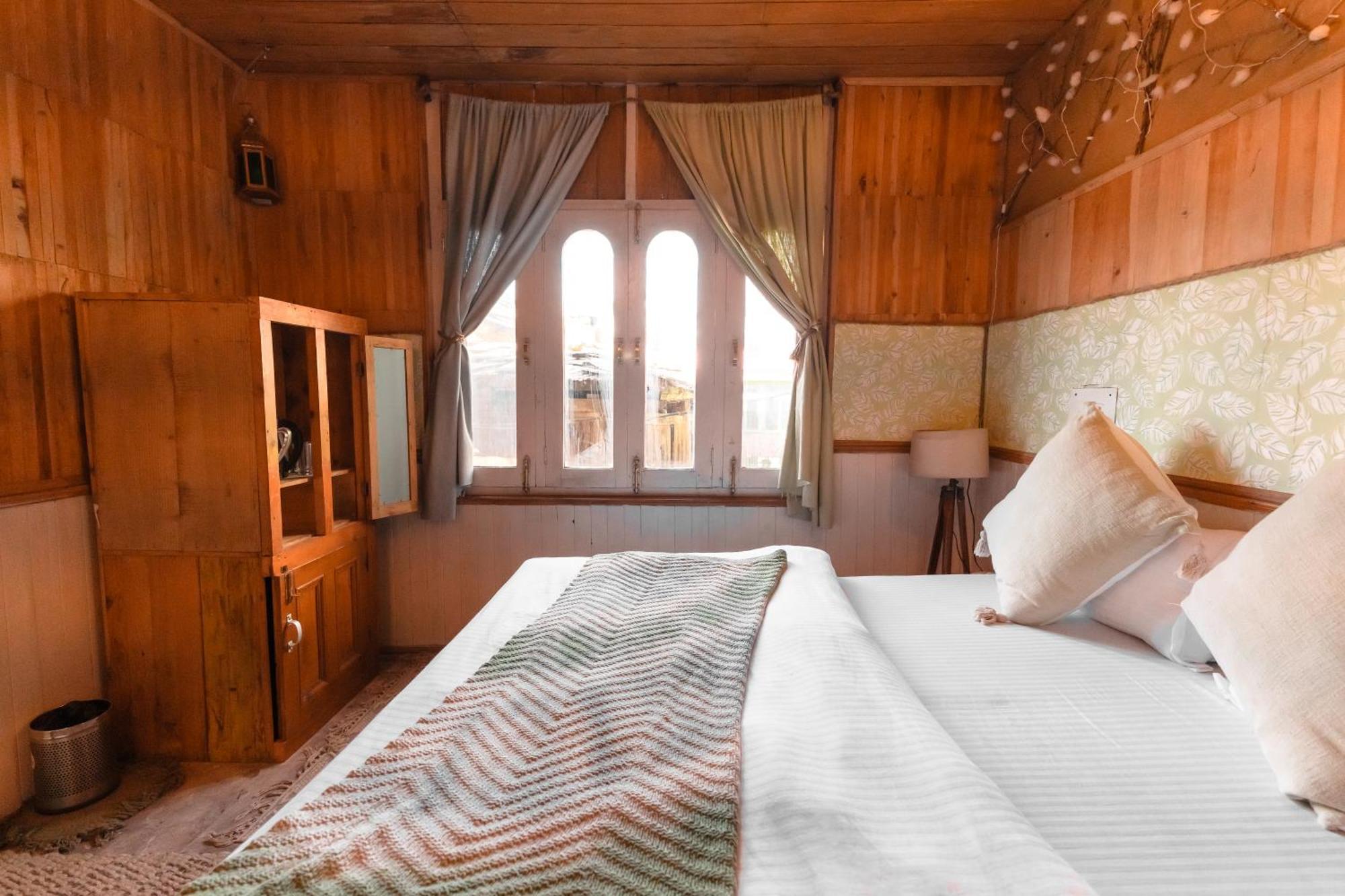 Firgun Chapter Shoja Hostel ภายนอก รูปภาพ